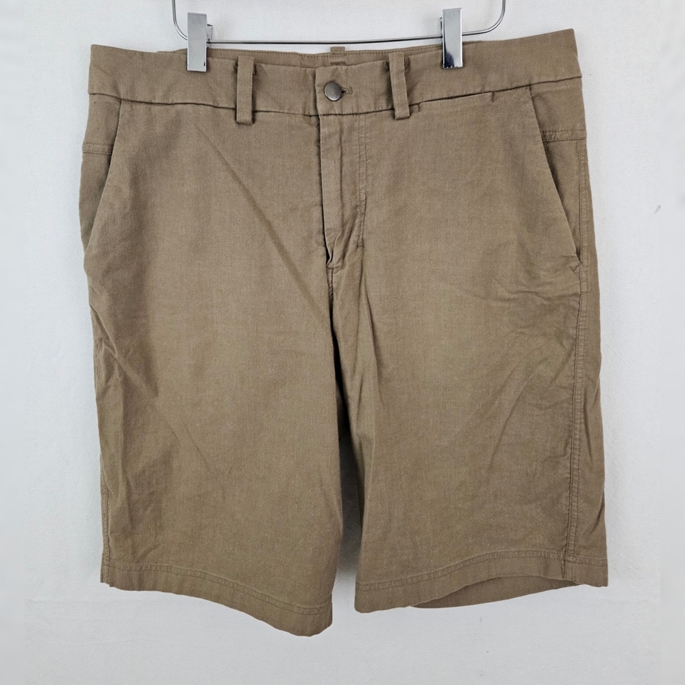 Lululemon 34x11 ABC shorts